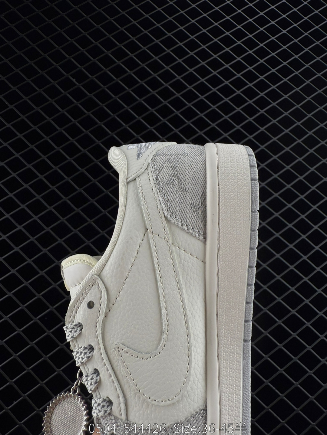 Travis Scott x Air Jordan 1 ” Reverse Mocha “